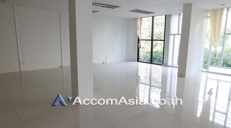 1  Office Space For Rent in Sukhumvit ,Bangkok BTS Phrom Phong AA17079